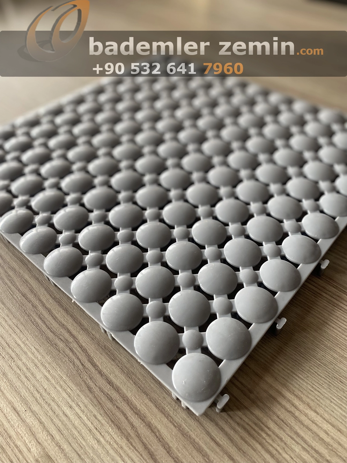 Gri Islak Zemin Karo